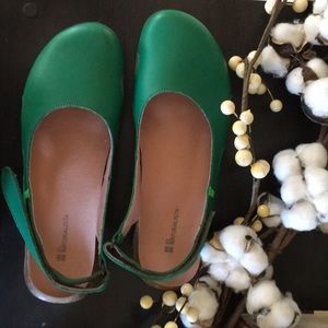 El Naturalista green women's sandal w/ Velcro back